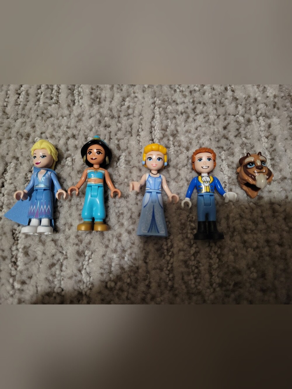 Lego Disney Princess Mini Figures - Elsa, Jasmine, Cindarella, Beast